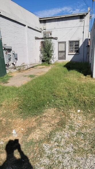 923 E Base Line St, San Bernardino, CA à louer - Photo de l’immeuble – Image 2 sur 3