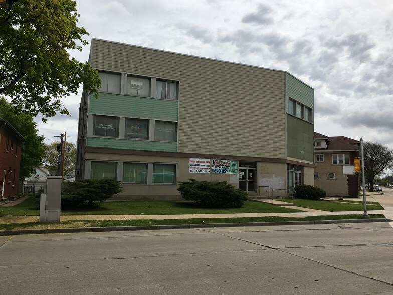3500 N Sherman Blvd, Milwaukee, WI à louer - Photo de l’immeuble – Image 3 sur 4