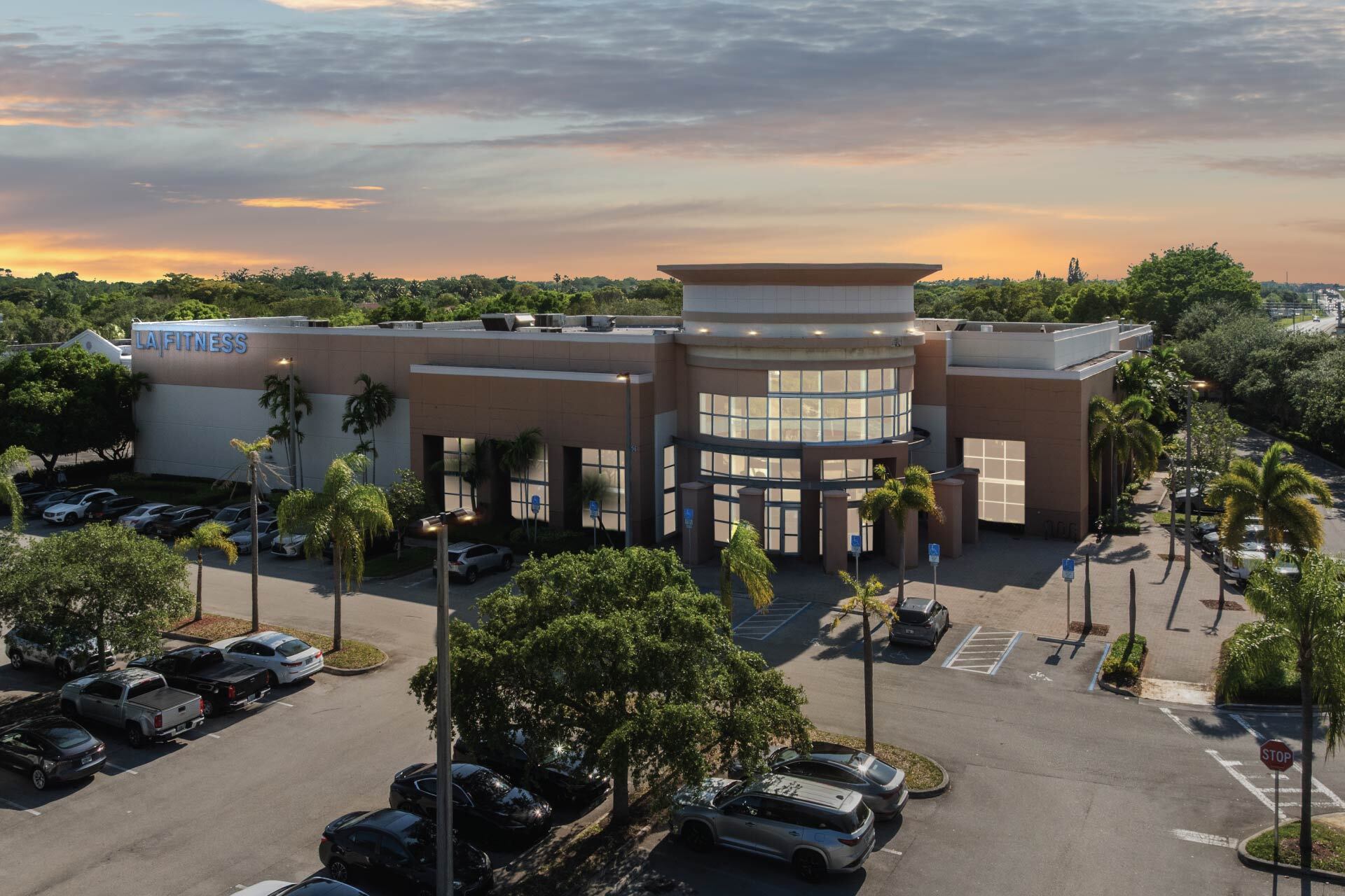 5501 Lyons Rd, Coconut Creek, FL à vendre Photo de l’immeuble– Image 1 sur 8