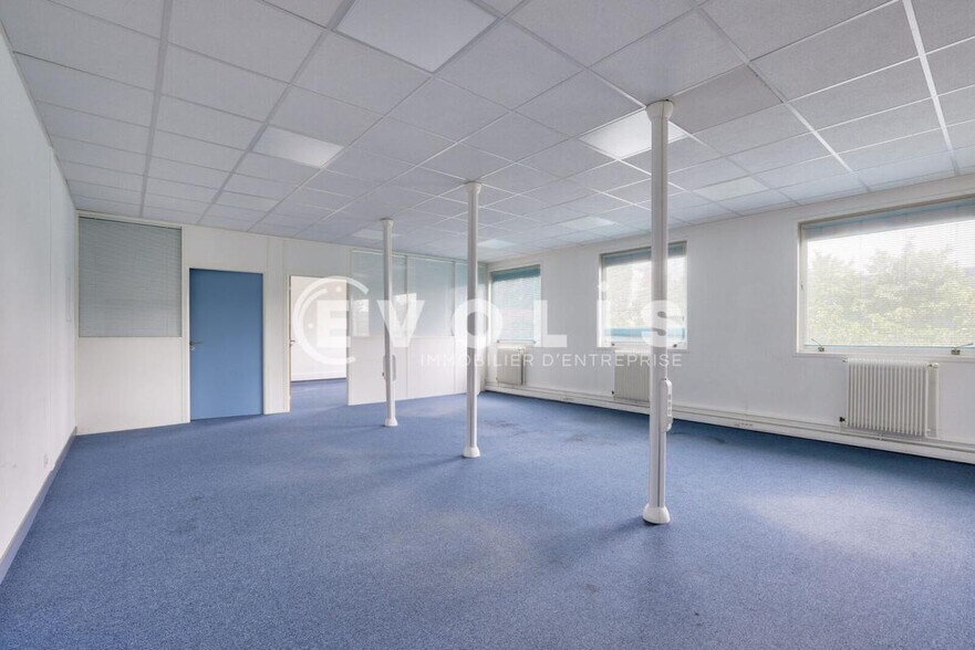 Local d’activités dans Aulnay-sous-Bois à louer - Photo intérieure – Image 1 sur 6