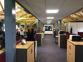 Thorpe Rd, Peterborough à louer Photo de l’immeuble– Image 2 sur 5