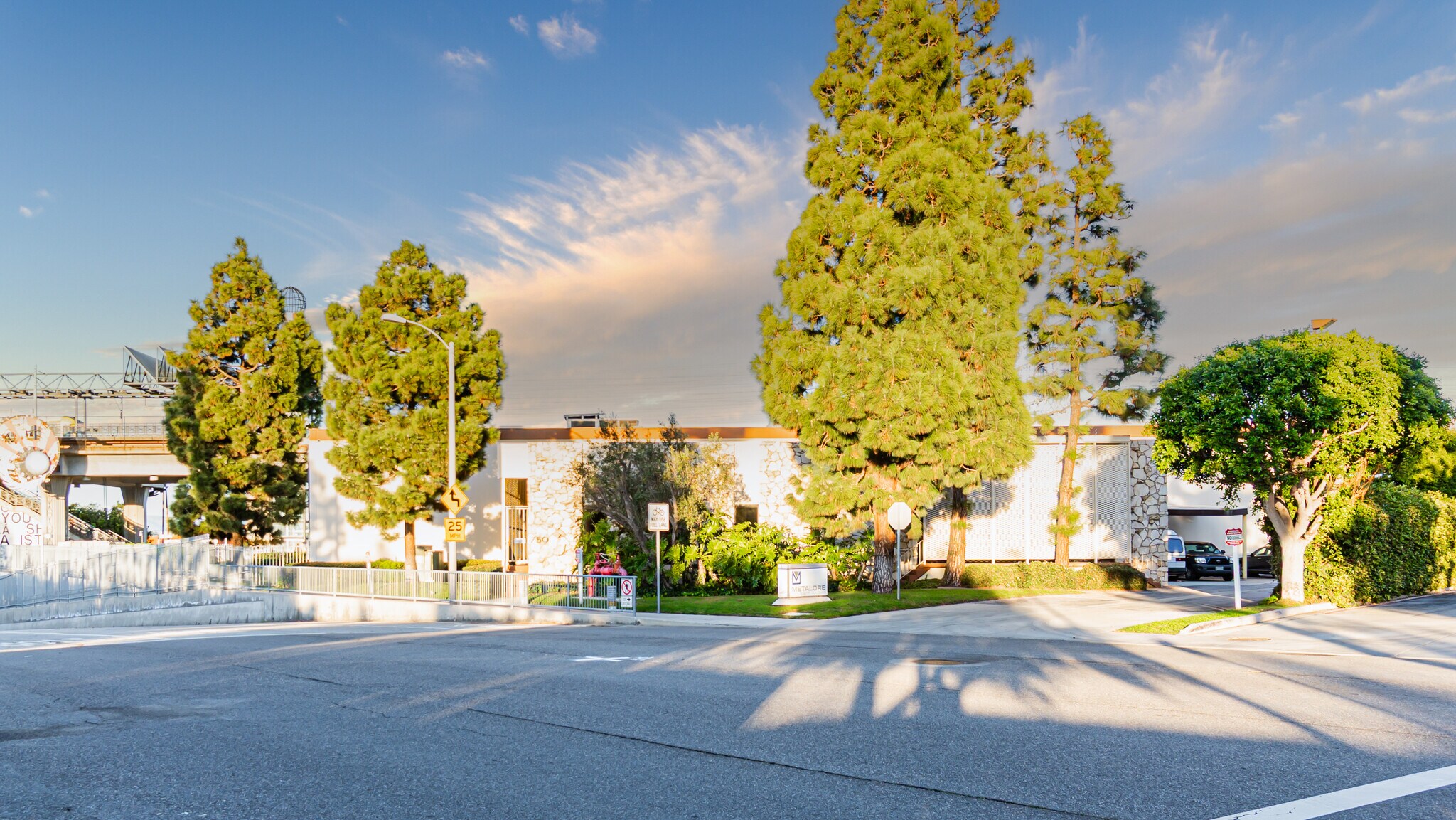 750 S Douglas St, El Segundo, CA à louer Photo principale– Image 1 sur 20