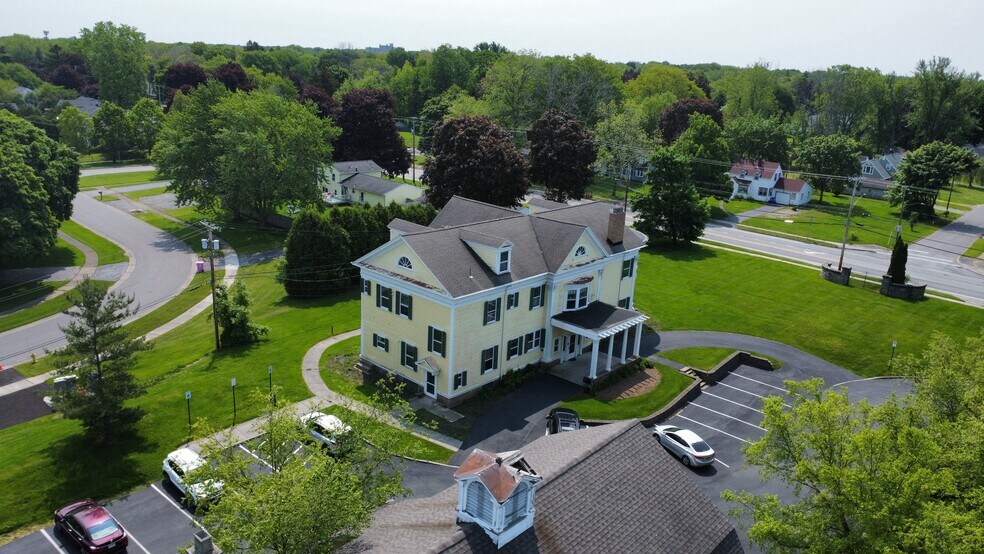 710 Latta Rd, Rochester, NY à louer - Photo de l’immeuble – Image 3 sur 23