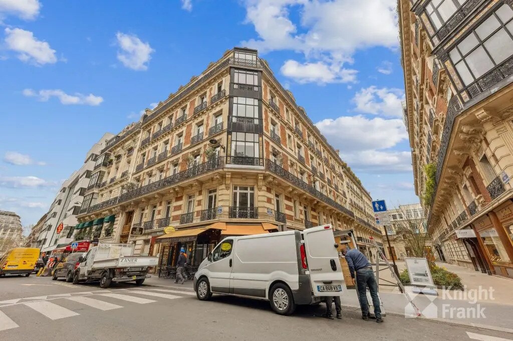 28 Rue Marbeuf, Paris à louer Photo de l’immeuble– Image 1 sur 10