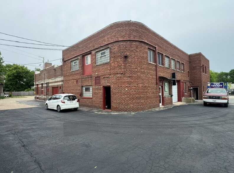 740 N Main St, Oshkosh, WI à vendre - Photo de l’immeuble – Image 2 sur 4