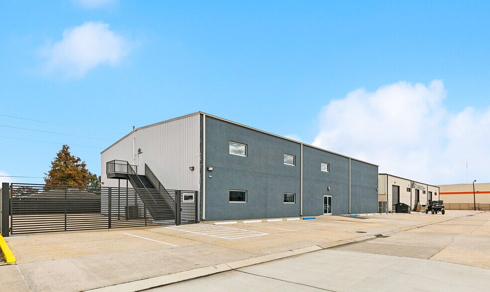 8411 Parc Pl, Chalmette, LA à vendre - Photo de l’immeuble – Image 1 sur 57