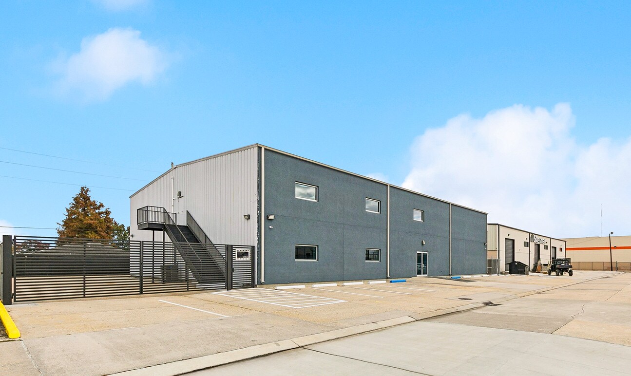 8411 Parc Pl, Chalmette, LA à vendre Photo de l’immeuble– Image 1 sur 58