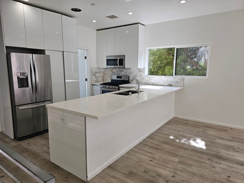 6007 Barton Ave, Los Angeles, CA à vendre - Photo de l’immeuble – Image 3 sur 11