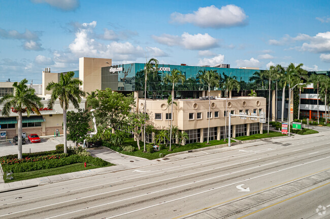 Plus de détails pour 1650 SE 17th St, Fort Lauderdale, FL - Bureau à louer