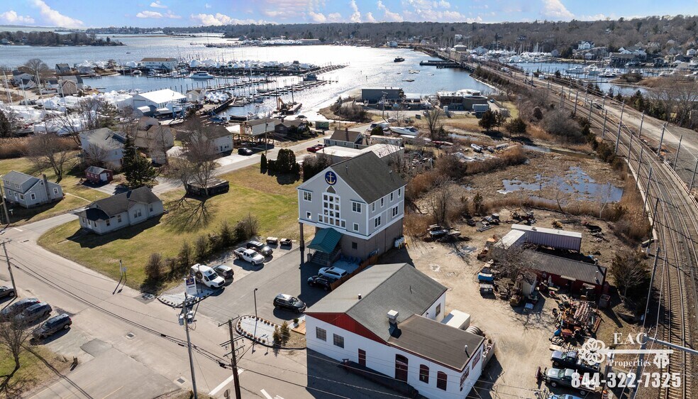 4 Broadway Avenue Ext, Mystic, CT à vendre - Photo principale – Image 1 sur 38
