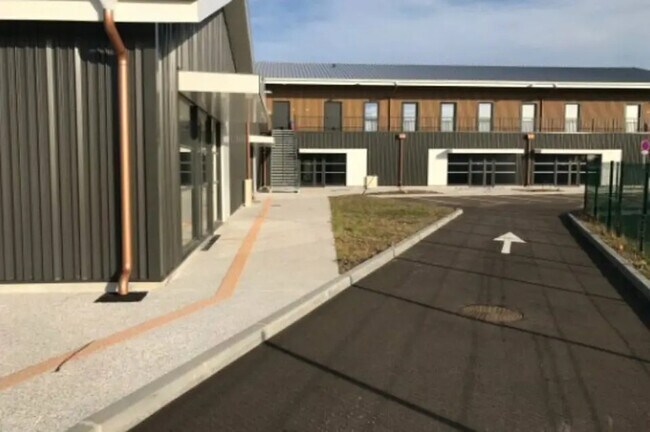 Plus de détails pour Local commercial à vendre