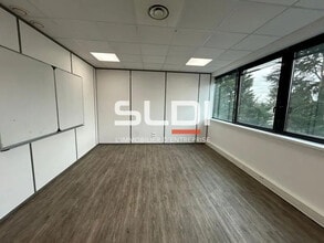 Bureau dans Champagne-au-Mont-d'Or à louer Photo intérieure– Image 2 sur 23