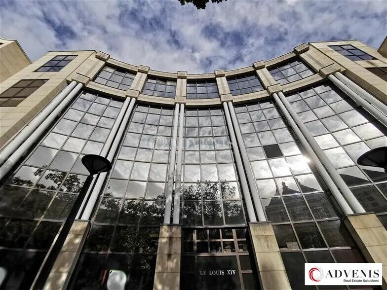 Bureau dans Lille à louer - Photo de l’immeuble – Image 1 sur 8
