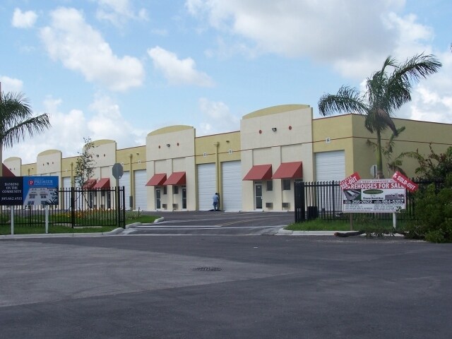 14262 SW 140th St, Miami, FL à louer - Photo de l’immeuble – Image 2 sur 3