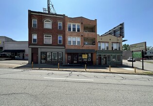 3528 Boulevard of the Allies, Pittsburgh, PA à louer Photo de l’immeuble– Image 1 sur 10