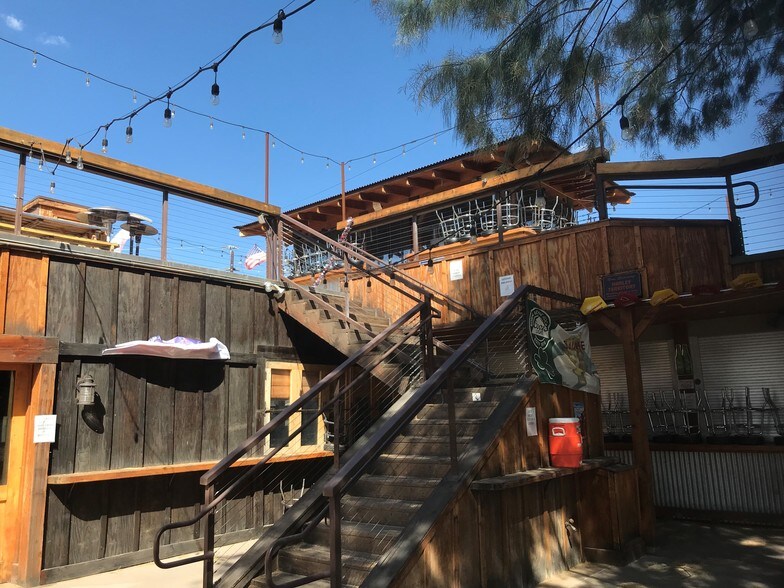 6705 E Cave Creek Rd, Cave Creek, AZ à louer - Photo de l’immeuble – Image 1 sur 10