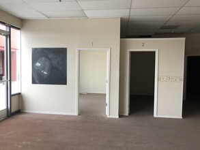 1110 W Kettleman Ln, Lodi, CA à louer Photo intérieure– Image 2 sur 7