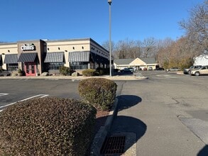 1496 Boston Post Rd, Milford, CT à louer Photo de l’immeuble– Image 2 sur 7