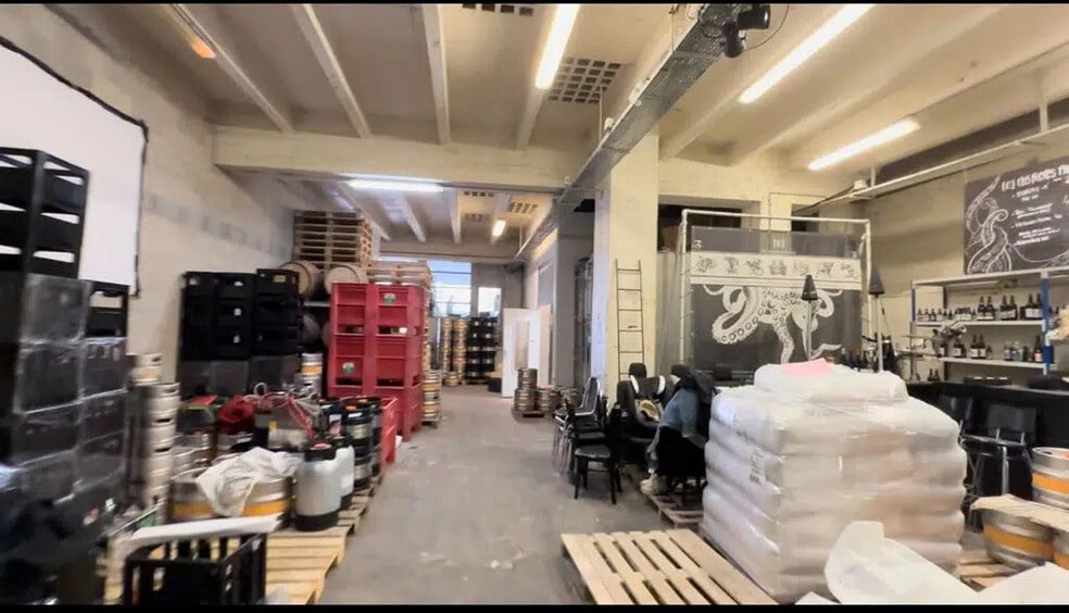 Local commercial dans Paris à louer - Photo de l’immeuble – Image 3 sur 6