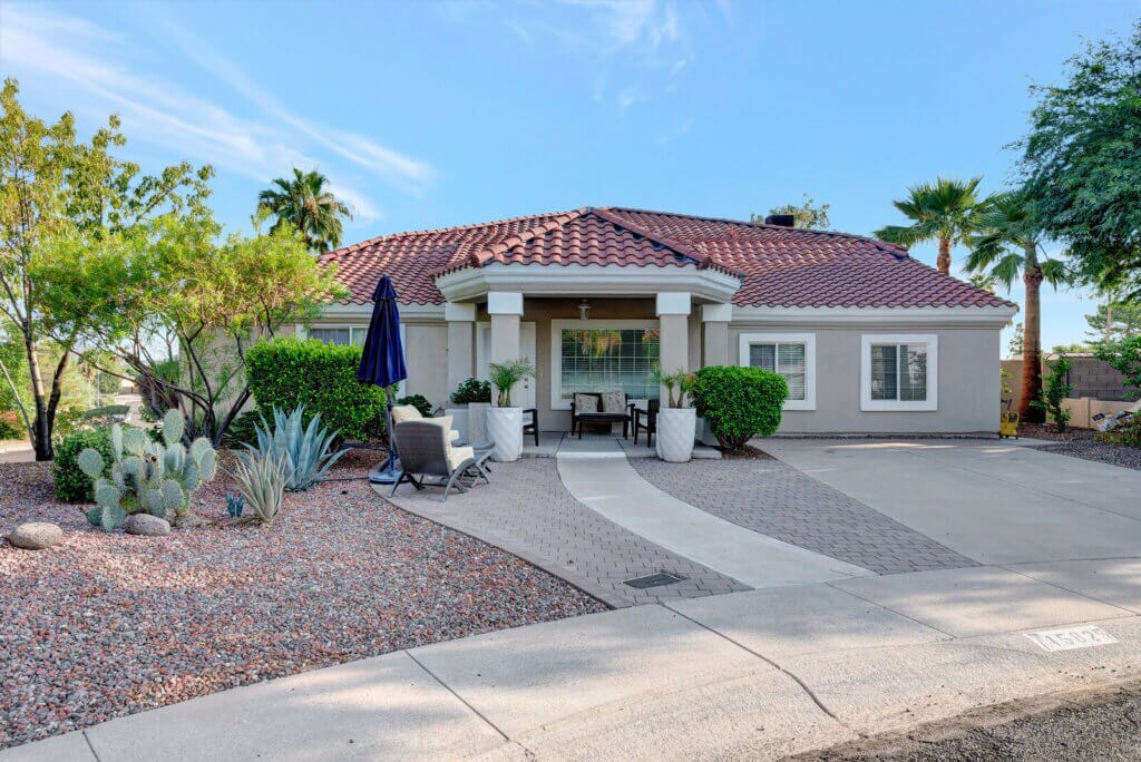 15825 N 19th Pl, Phoenix, AZ à vendre Photo principale– Image 1 sur 37