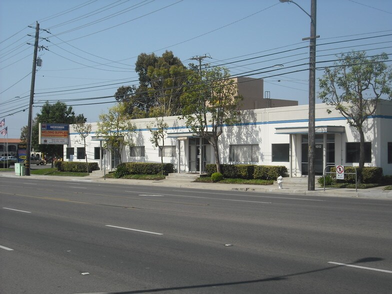 1421-1435 E Borchard Ave, Santa Ana, CA à louer - Photo de l’immeuble – Image 2 sur 5