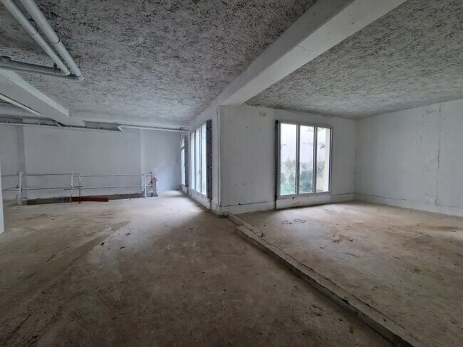 Plus de détails pour Local commercial à vendre