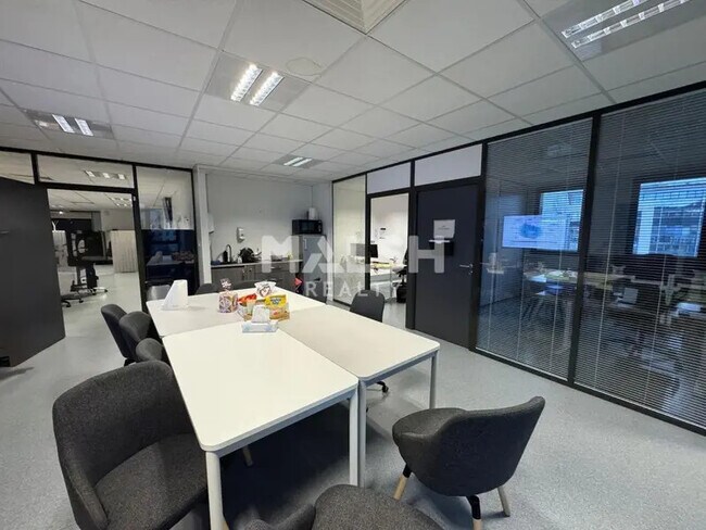 Plus de détails pour Bureau à louer