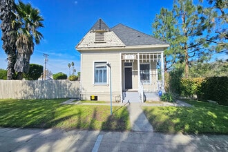 1101 W Burbank Blvd, Burbank, CA à louer Photo intérieure– Image 2 sur 32