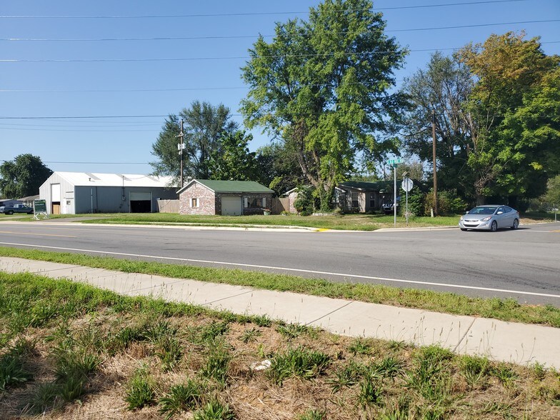 909 McClure Ave, Lowell, AR à vendre - Photo principale – Image 3 sur 22