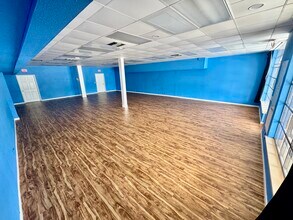 7050 Winkler Rd, Fort Myers, FL à louer Photo intérieure– Image 2 sur 3