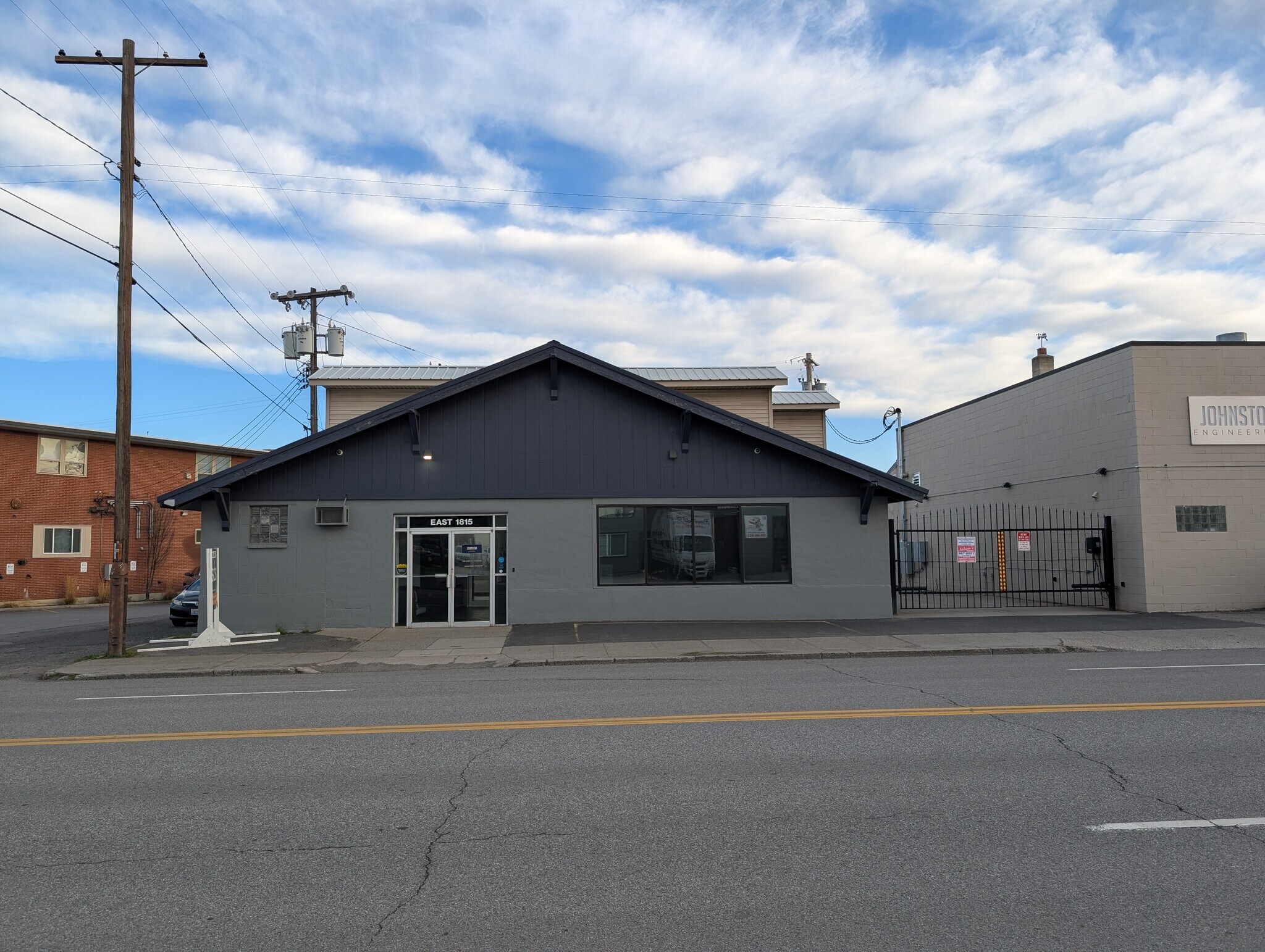1815 E Trent Ave, Spokane, WA à louer Photo principale– Image 1 sur 9