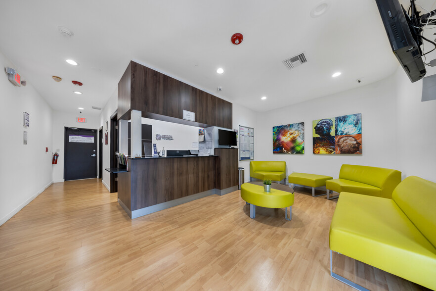 99 W 49th St, Hialeah, FL à vendre - Photo intérieure – Image 3 sur 19
