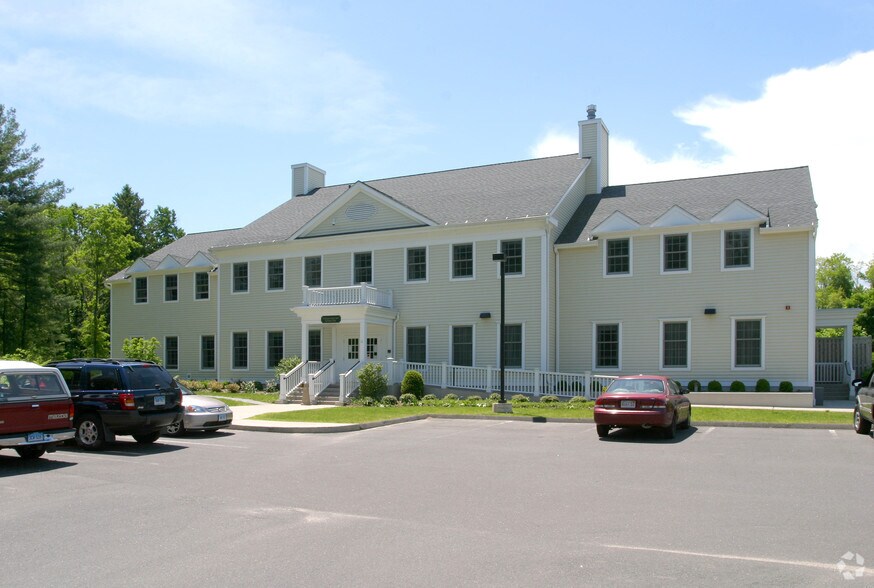 11 Melrose Dr, Farmington, CT à louer - Photo de l’immeuble – Image 2 sur 5