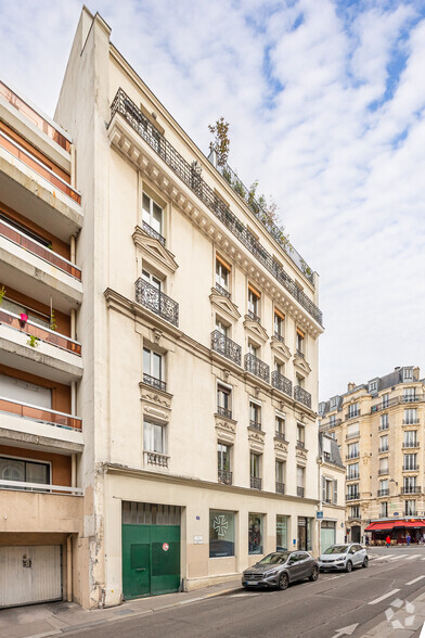 Bureau dans Paris à louer - Photo de l’immeuble – Image 2 sur 2