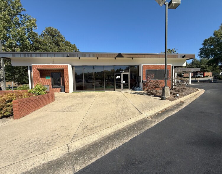 1420 Hardimont Rd, Raleigh, NC à louer - Photo de l’immeuble – Image 1 sur 10