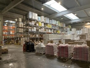 Industriel/Logistique dans Maurepas à louer Photo intérieure– Image 2 sur 9