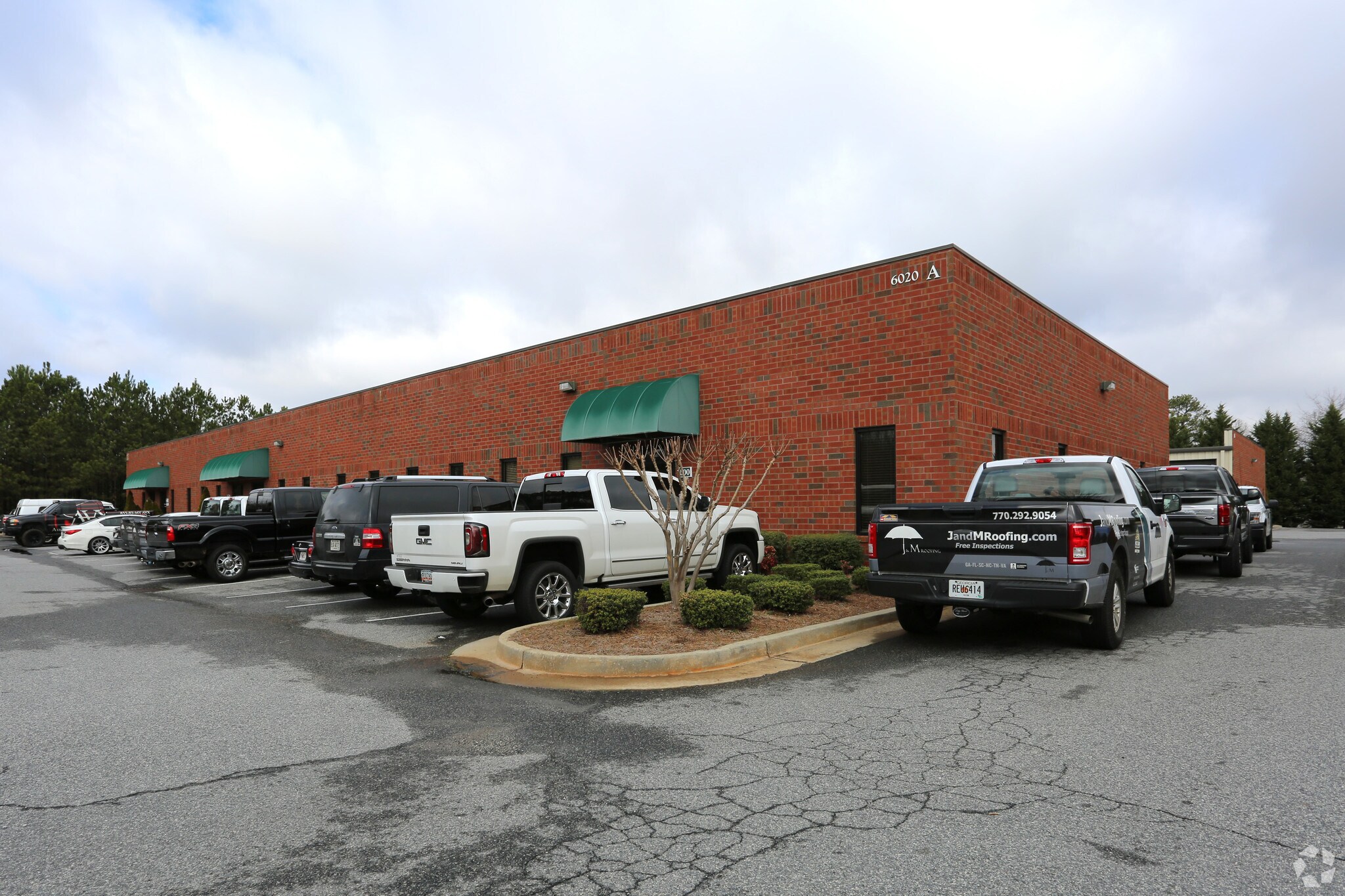 6020 Parkway North Dr, Cumming, GA à louer Photo principale– Image 1 sur 12