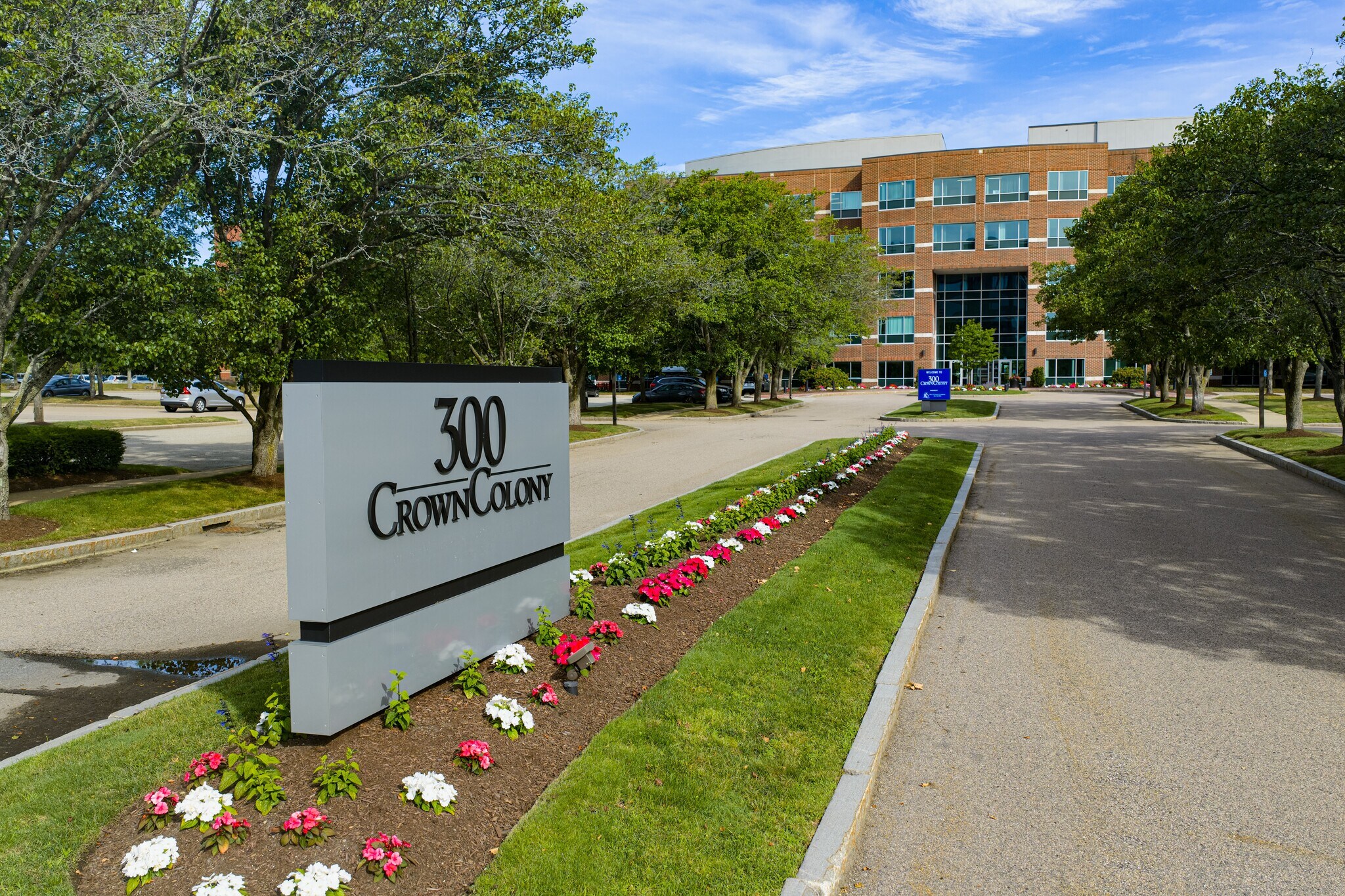300 Crown Colony Dr, Quincy, MA à louer Photo de l’immeuble– Image 1 sur 22