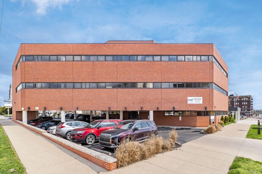 68 W Church St, Newark, OH à louer - Photo de l’immeuble – Image 3 sur 6