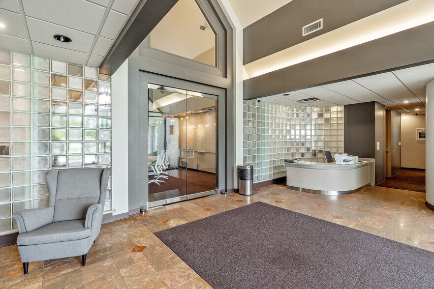 4495 Saguaro Trl, Indianapolis, IN à vendre - Hall d’entrée – Image 3 sur 10
