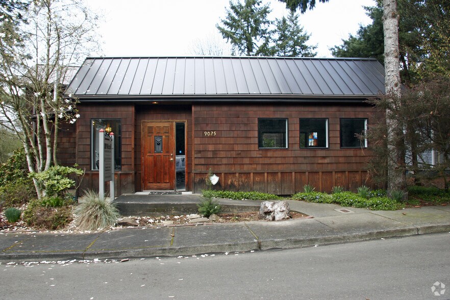 9025 SW Center St, Tigard, OR à vendre - Photo de l’immeuble – Image 3 sur 5