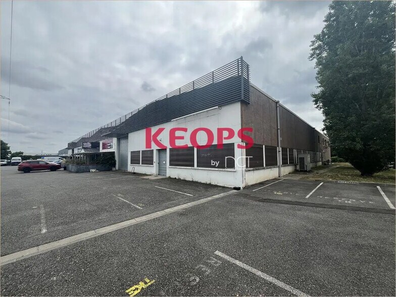 Local d’activités dans Toulouse à louer - Photo de l’immeuble – Image 2 sur 4