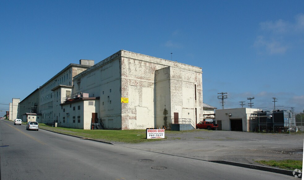 901-1001 Broad St, Utica, NY à louer - Photo de l’immeuble – Image 2 sur 8