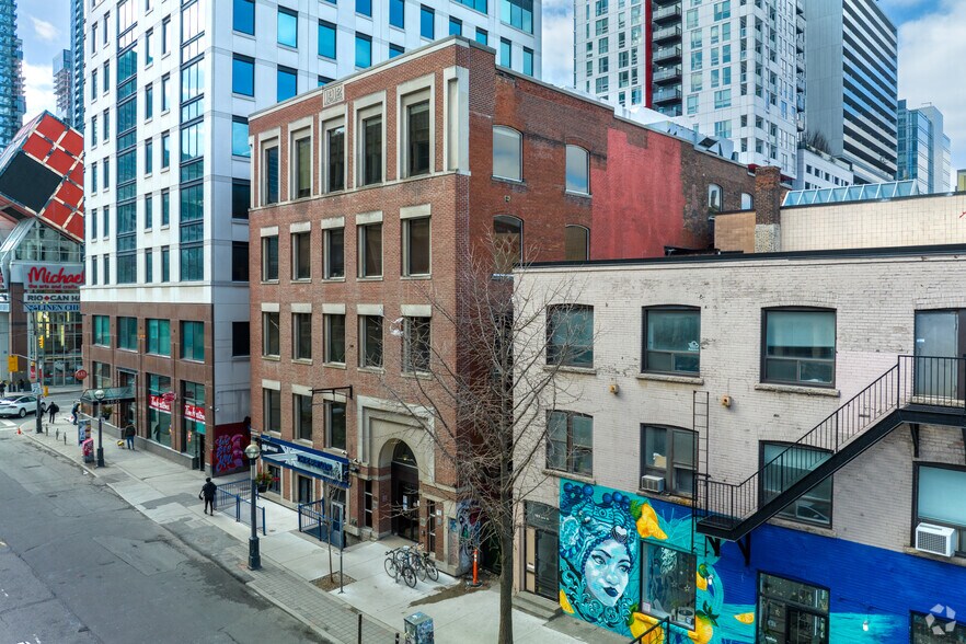 160 John St, Toronto, ON à louer - Photo de l’immeuble – Image 2 sur 5