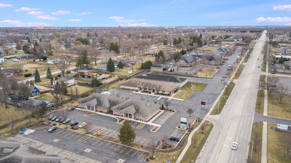 1060 Essington Rd, Joliet, IL à vendre - Photo de l’immeuble – Image 3 sur 4