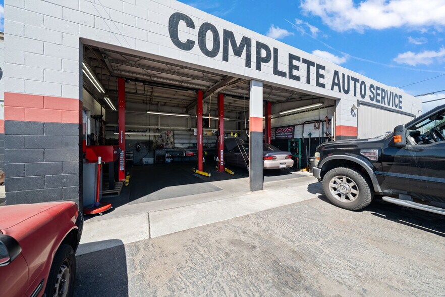 2337 E 7th St, Long Beach, CA à vendre - Photo de l’immeuble – Image 3 sur 16