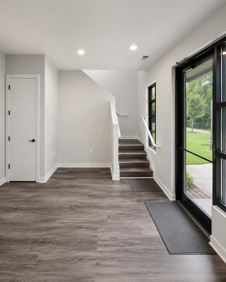 6110 McFarland Station Dr, Alpharetta, GA 30004 - Lot 1002 - - Hall d’entrée - Image 2 of 4