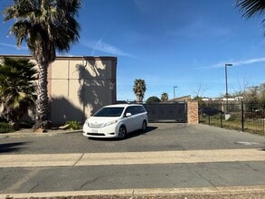 5601 66th Ave, Sacramento, CA à louer Photo intérieure– Image 1 sur 2