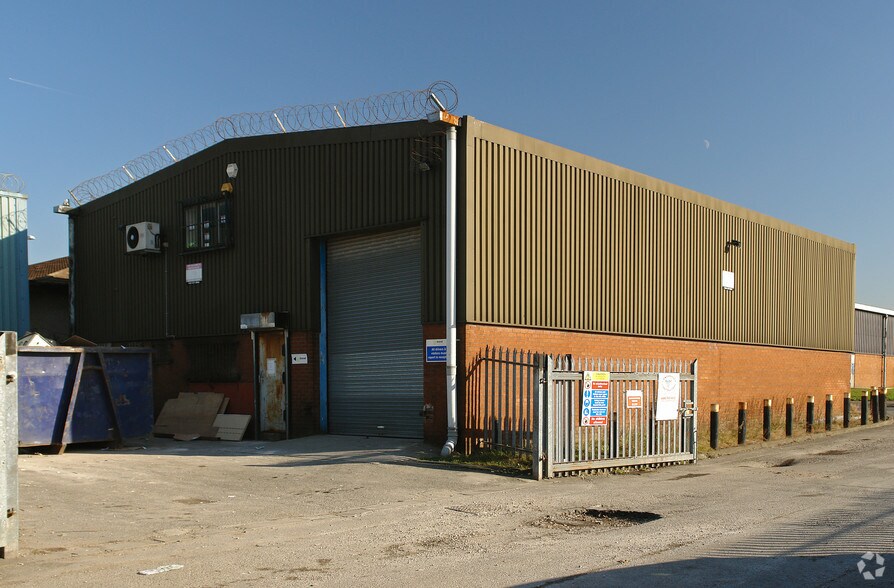 4 Missouri Ave, Salford à louer - Photo principale – Image 1 sur 9