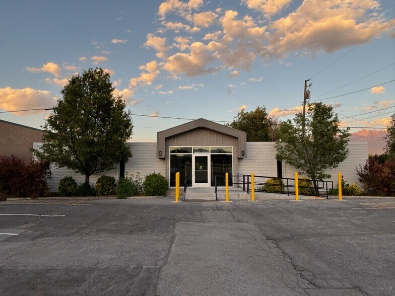 7669 Redwood Rd, West Jordan, UT à vendre - Photo de l’immeuble – Image 1 sur 5